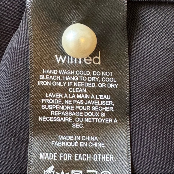 Aritzia Wilfred Bria Blouse, black v-neck with pearl buttons satin Cupro, Medium - Picture 11 of 13